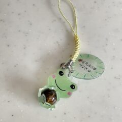 子どもプラバン教室でカエルのお守り作り♪