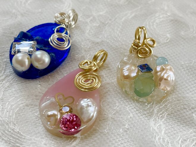 レジンと天然石のペンダントトップ