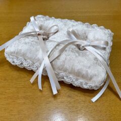 プラバンでプルメリアのアクセサリー&壊れないリングピロー