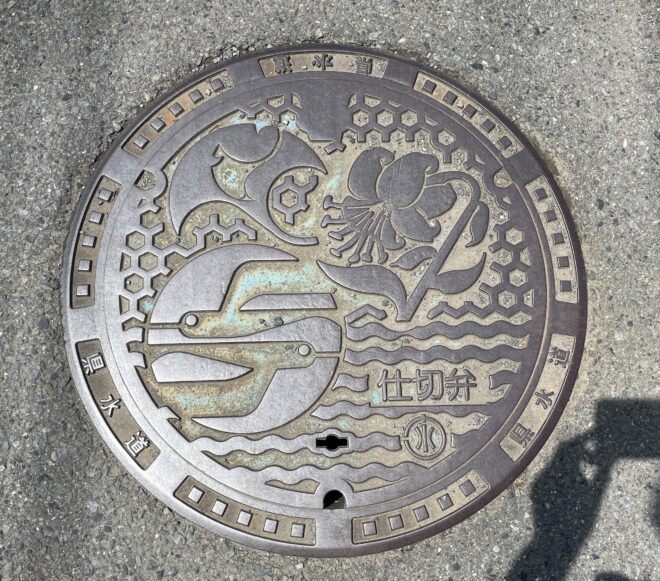 マンホールの蓋2