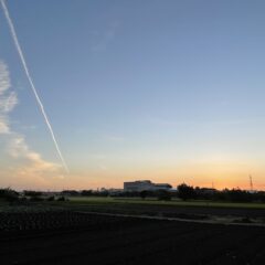 飛行機雲で繋がる