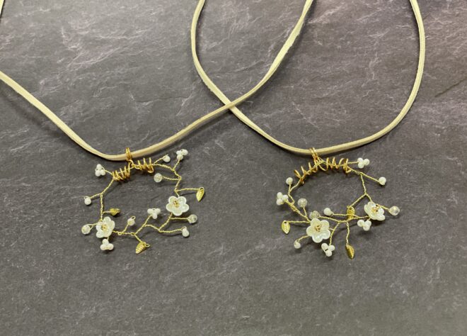 小枝のネックレス
